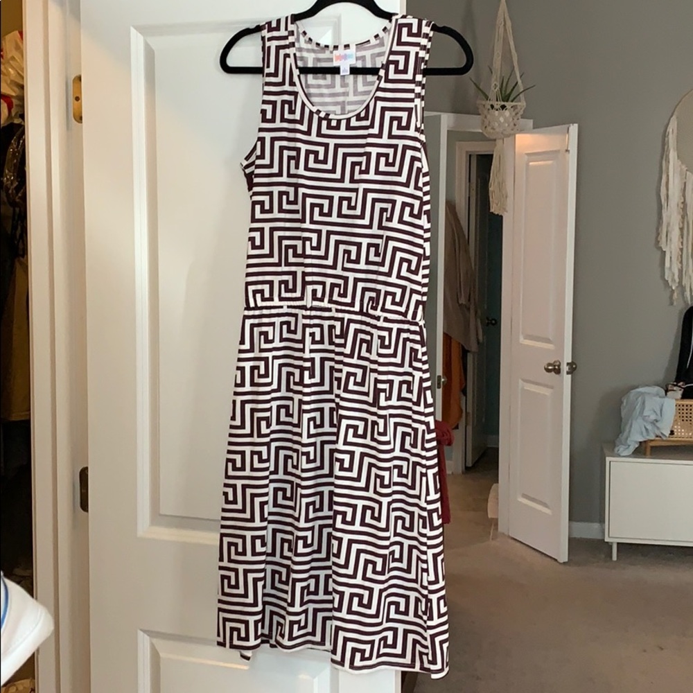 LULAROE SUMMER DRESS- large -Greek key pattern